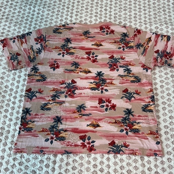 Foot Locker LCKR Pink Luau Allover Hawaiian Print Short Sleeve Shirt Size Large - Picture 5 of 11